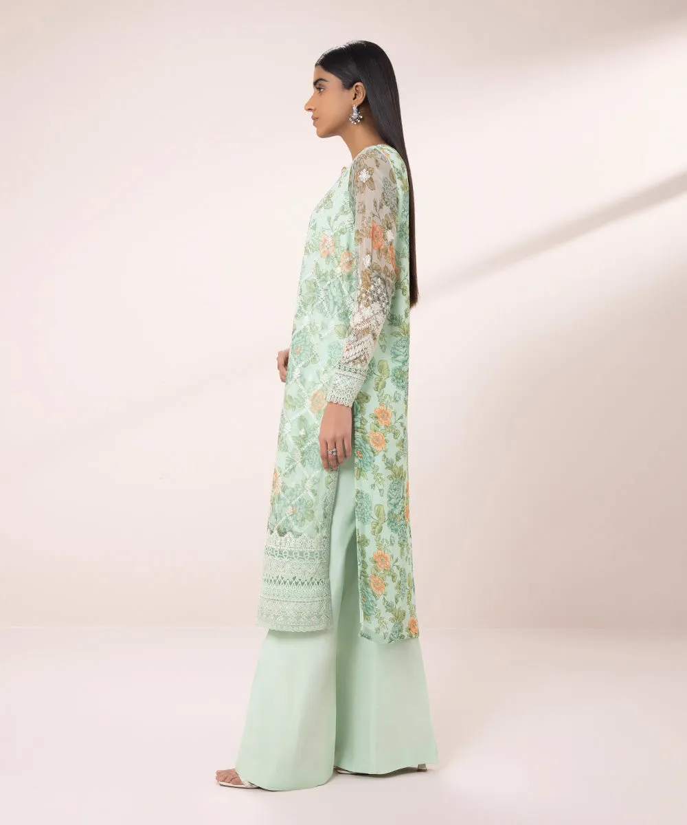 Elegant 3-Piece Embroidered Chiffon Suit with Delicate Detailing