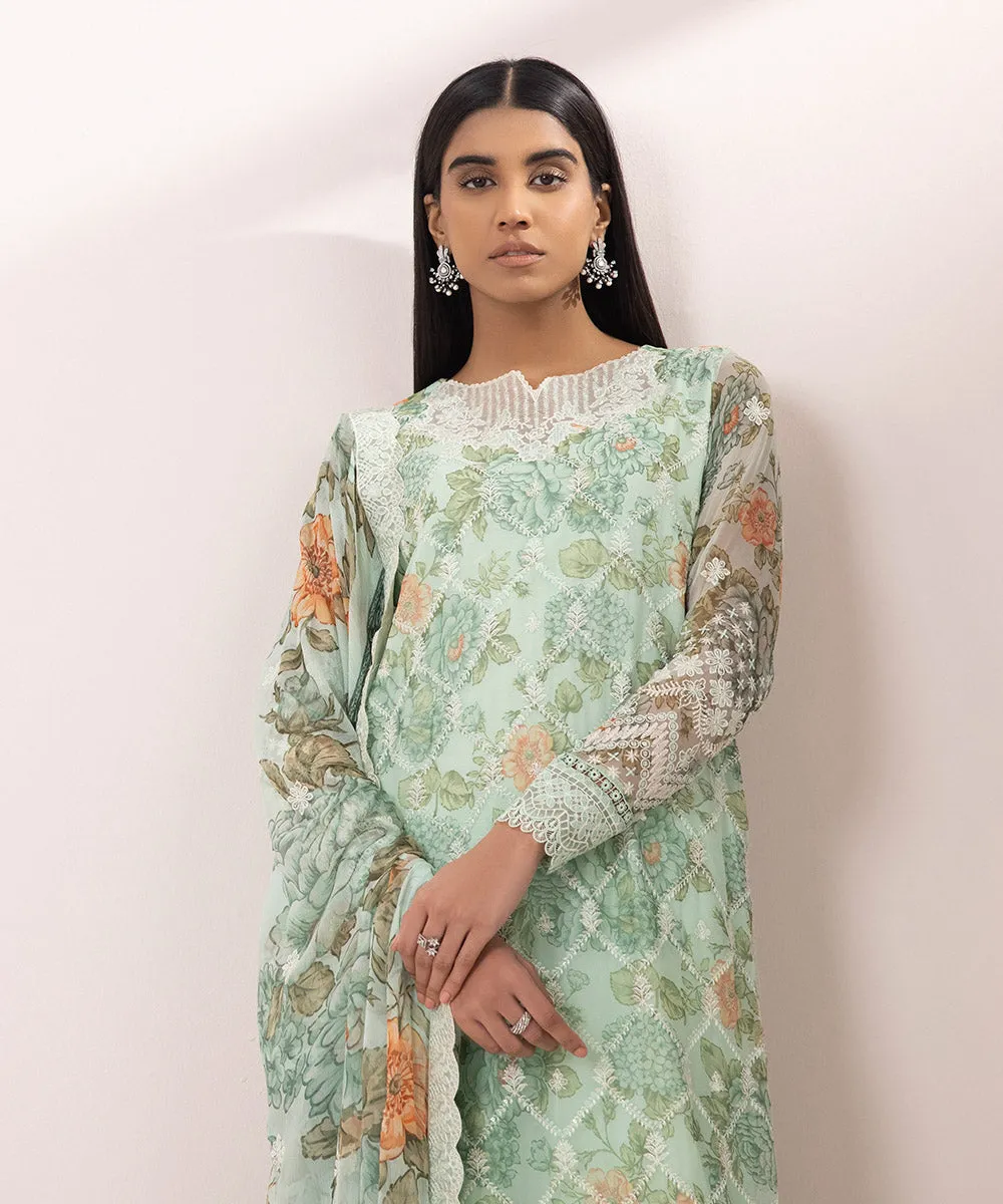 Elegant 3-Piece Embroidered Chiffon Suit with Delicate Detailing