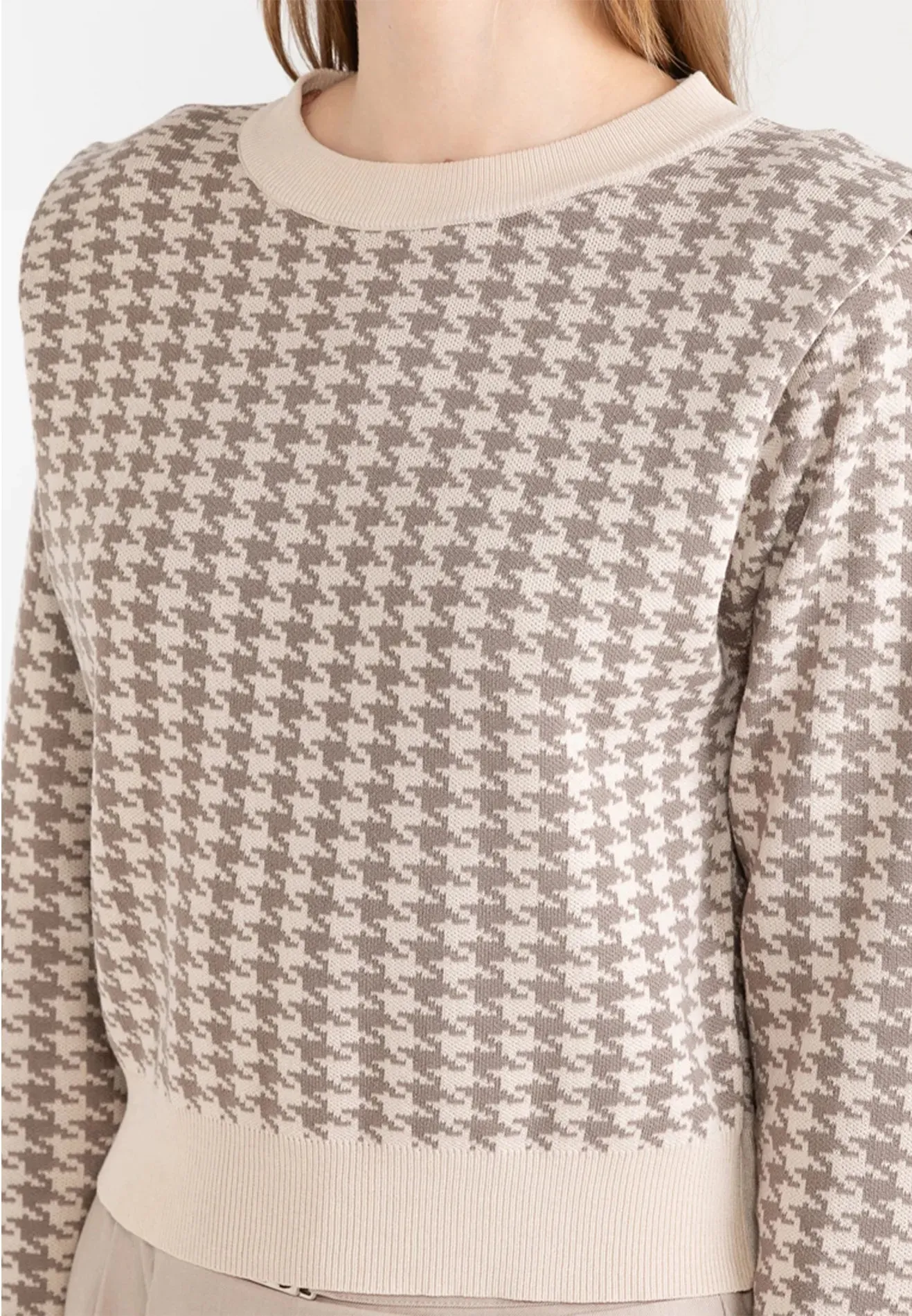 Houndstooth Shoulder Padded Knit Top