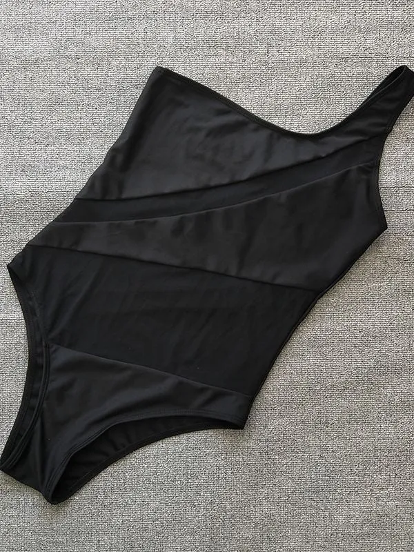 Sure! Here’s an optimized title for your e-commerce product:

Stylish Summer Cut-Out Backless Monokini – Sexy Halter One-Piece Swimsuit for Hot Beach Fashion

Feel free to adjust any specific terms to better reflect your branding!